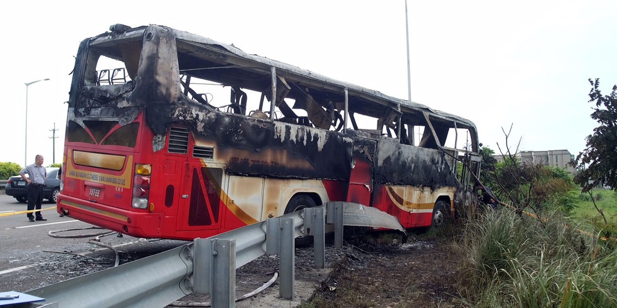 Spłonął autobus z turystami! Nikt nie przeżył