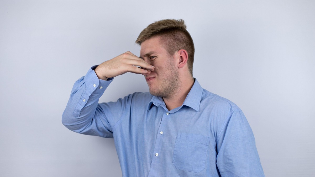 Stručnjak otkriva: Jednostavan trik zauvek će rešiti problem smrada iz kante za smeće!