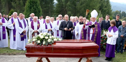 Pogrzeb Wesołowskiego. Były biskup pedofil pochowany w Czorsztynie