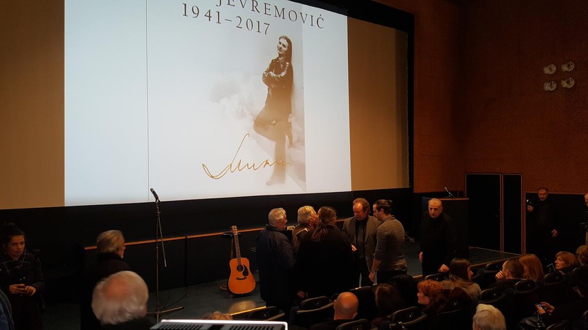 Prijatelji odaju počast Mikiju Jevremoviću