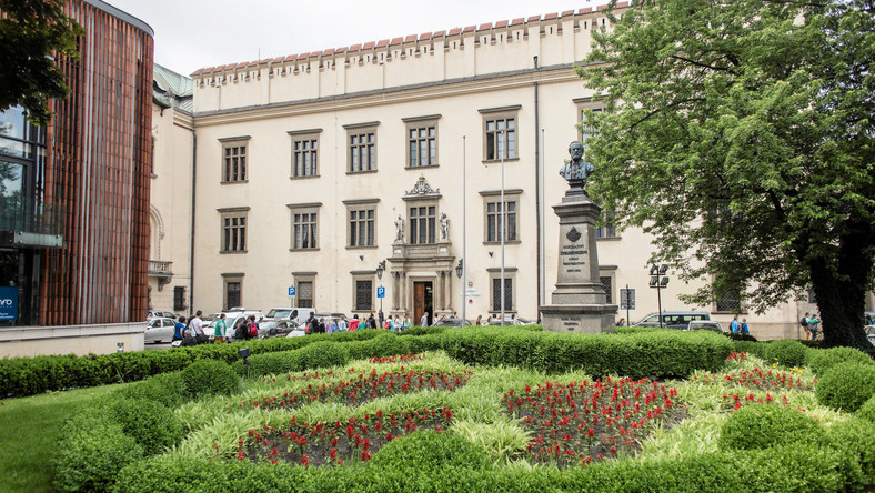 Urząd Miasta Krakowa: zainteresowanie Gibały kwestiami jakości powietrza  wymaga komentarza - Wiadomości