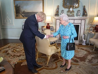 Królowa Elżbieta II i premier Boris Johnson