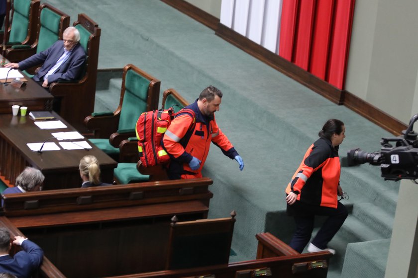 Poseł Robert Kropiwnicki zasłabł podczas obrad Sejmu