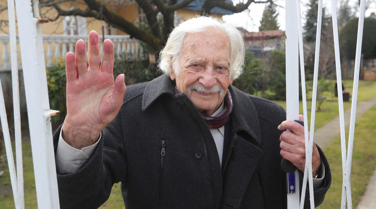 Bálint gazda mindig
vidám, derűs, és a mai
napig fiatalos lendülettel bír /Fo­tó: Gy. Balázs Béla