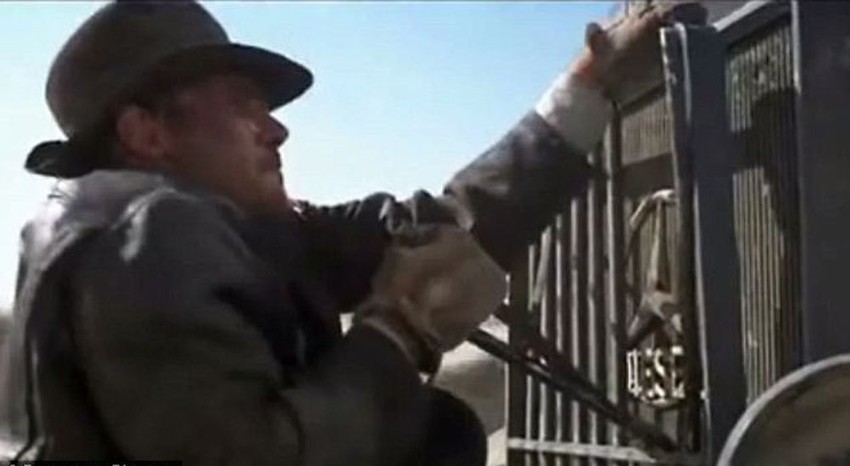 Originalna scena, i ista scena iz rimejka dvojice dečaka