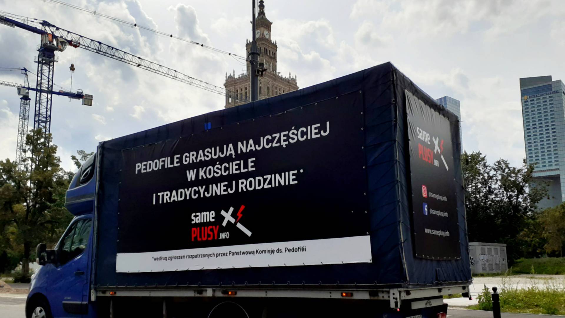 Antyhomofobus już na ulicach Warszawy. "Pedofilia nie ma nic wspólnego z homoseksualnością"