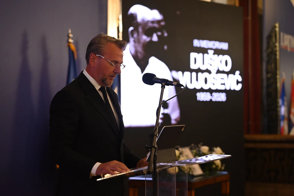 Komemoracija Dušku Vujoševiću