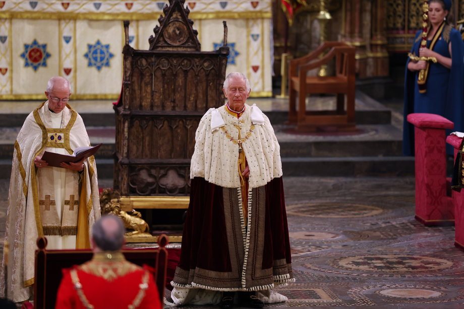 Król Karol podczas uroczystości koronacyjnych.