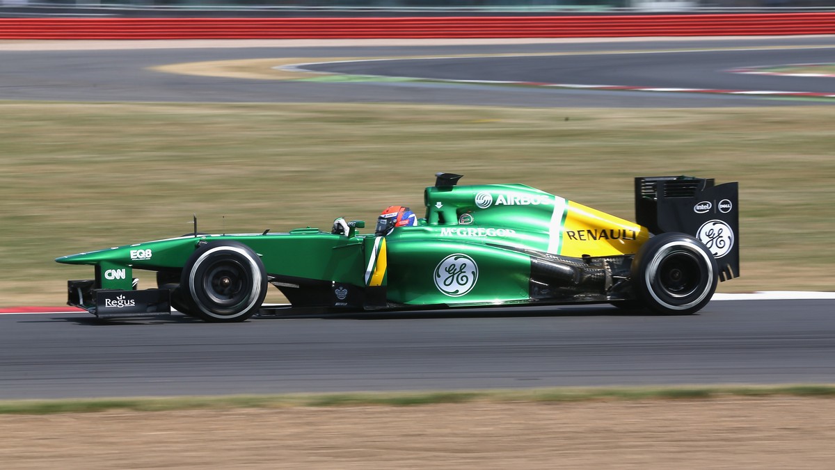 Alexander Rossi zakomunikował opuszczenie zespołu Caterhama. Amerykanin stracił tym samym posadę kierowcy testowego Formuły 1 oraz kierowcy wyścigowego serii GP2.