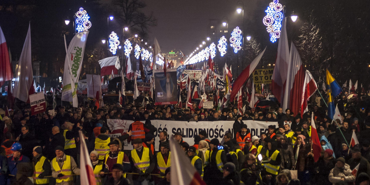 Marsz wolnosci i solidarnosci oragnizowany przez PIS