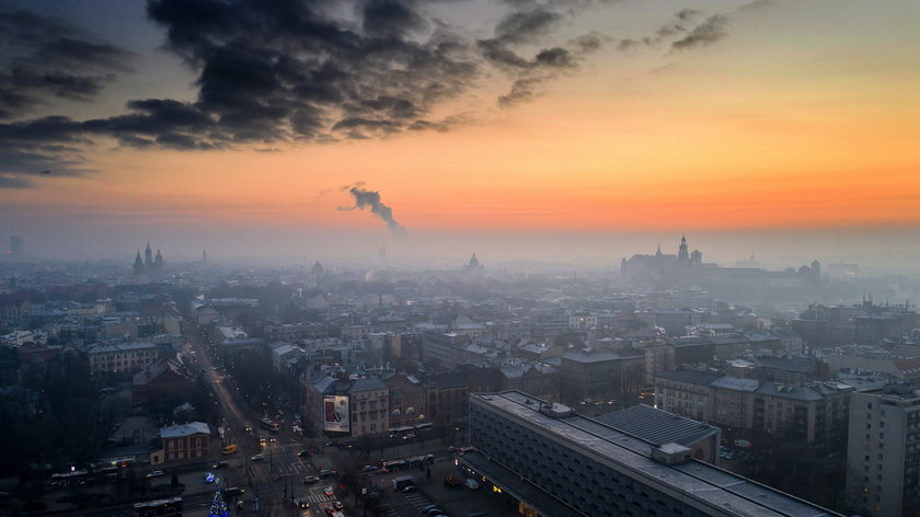 Według rankingu zanieczyszczenia powietrza na świecie IQAir na żywo, o godz. 11 Kraków zajmował 5 miejsce.
