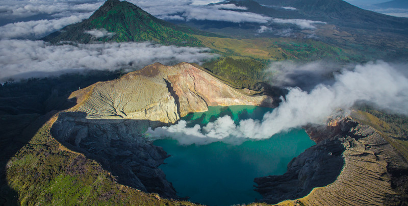 Indonezja: turystka wpadła do aktywnego wulkanu. Niedawno zginął tam Polak