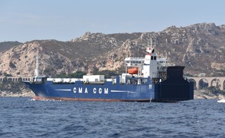 Z Marsylii wypłynęło 1000 ton pomocy humanitarnej i materiałów do odbudowy infrastruktury Ukrainy