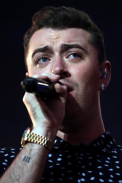 Wokalista Sam Smith wyznaje: Nie identyfikuję się z płcią. Nie jestem ani mężczyzną, ani kobietą