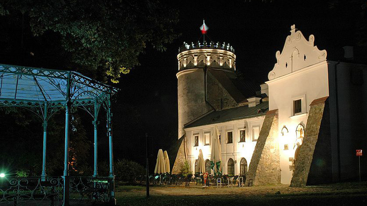 Dobiegają końca prace modernizacyjne na Zamku Kazimierzowskim w Przemyślu. W obiekcie remontowane są m.in. sala teatralna i kominkowa. Koszt wszystkich prac wyniesie prawie 22,5 mln zł, z tej kwoty ponad 13 mln zł stanowi unijne dofinansowanie.