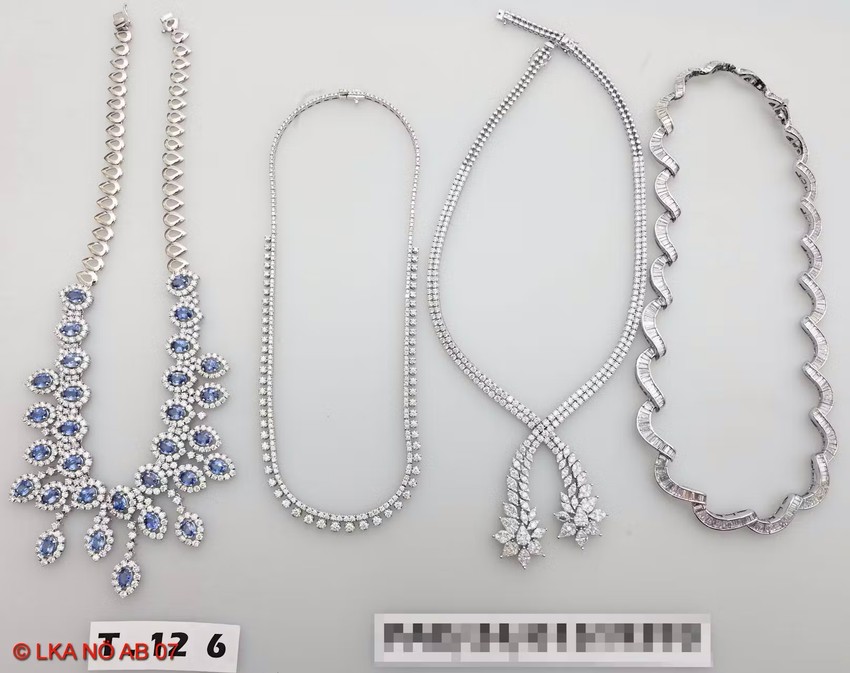 Zaplenjene dragocenosti