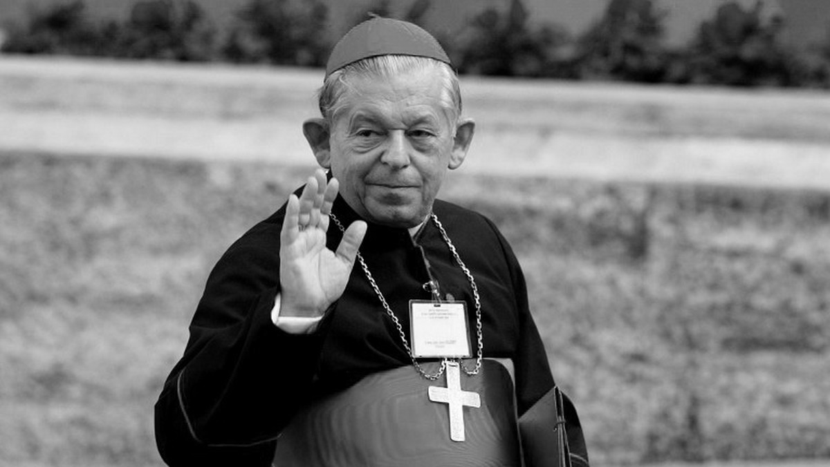 "Polacy, trzymajcie się razem" - tak brzmiały ostatnie słowa kardynała Józefa Glempa przed jego śmiercią. Kardynał zmarł w środę w wieku 83 lat.