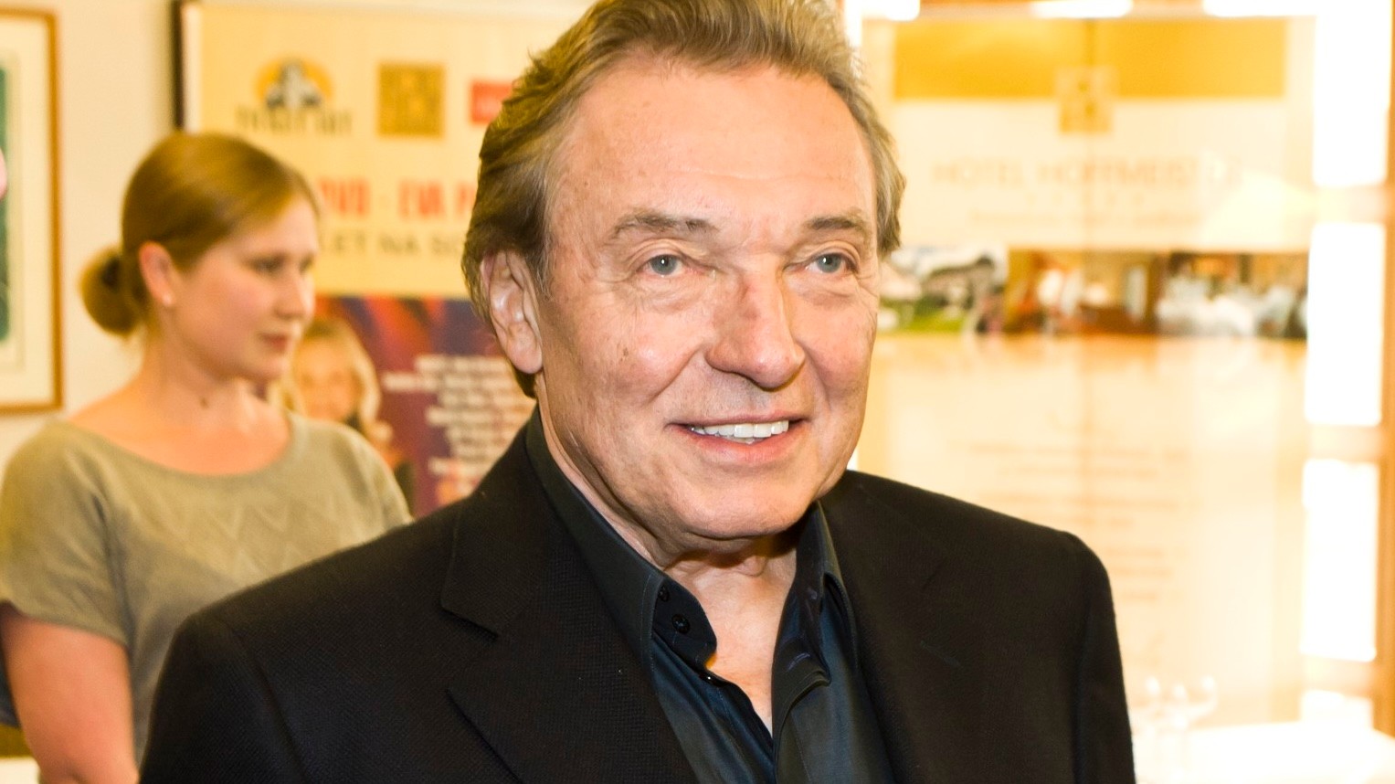 Český spevák Karel Gott.