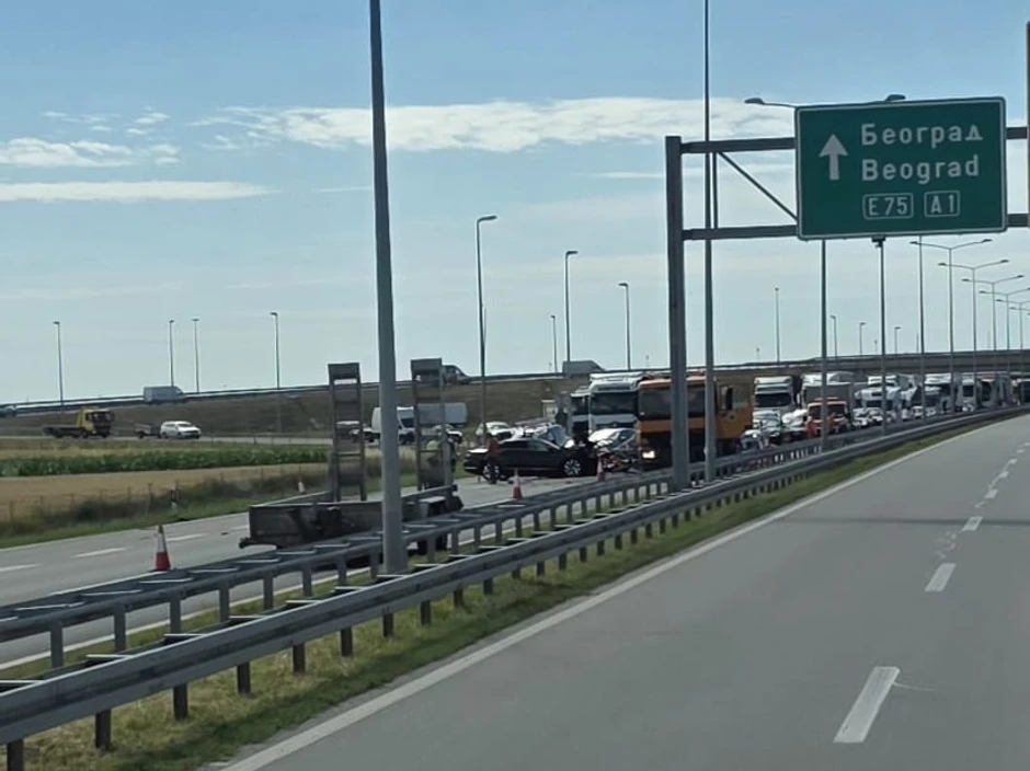 Saobraćajna nesreća na autoputu