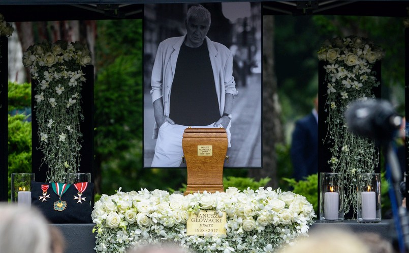 Był autorem takich książek jak m.in.: "Ostatni cieć" (2001), "Z głowy" (2004), "Jak być kochanym" (2005), "Good night Dżerzi" (2010) i "Przyszłem, czyli jak pisałem scenariusz o Lechu Wałęsie dla Andrzeja Wajdy" (2013). Pisarz zmarł 19 sierpnia w Egipcie w wieku 79 lat.