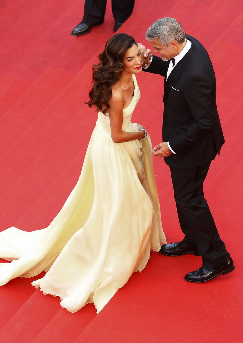 Amal Clooney w Cannes. Wiatr spłatał jej figla!