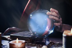 John Barker, brytyjski lekarz innowator, wierzył w ludzką zdolność do prekognicji [RECENZJA]