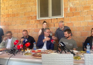 Vučić obilazi poljoprivredno gazdinstvo porodice Maslar