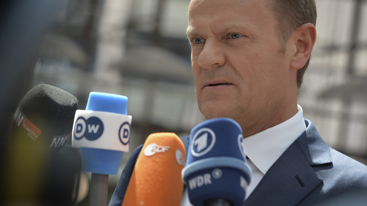 Aby ratować życie imigrantów przeprawiających się przez Morze Śródziemne, UE musi także podkopać biznes przemytników ludzi - powiedział przewodniczący Rady Europejskiej Donald Tusk przed szczytem UE poświęconym imigracji.