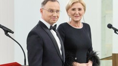 Agata Duda spowita w czerń. Pierwsza dama rzadko tak się prezentuje. Jak wypadła? [FOTO]