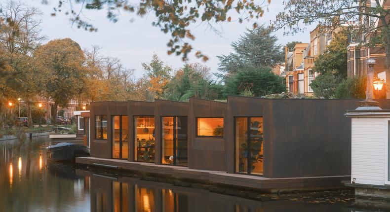 The exterior of The Float, a floating house designed by Studio RAP in The Netherlands.Riccardo De Vecchi