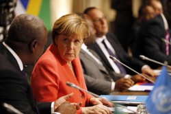 Merkel zwołuje posiedzenie gabinetu: To atak na nas wszystkich