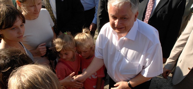 Prezydent promuje nowych braci Kaczyńskich