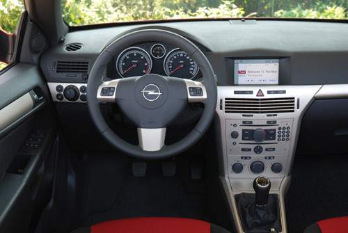 Opel Astra Twin Top - Bezwietrzny kabriolet