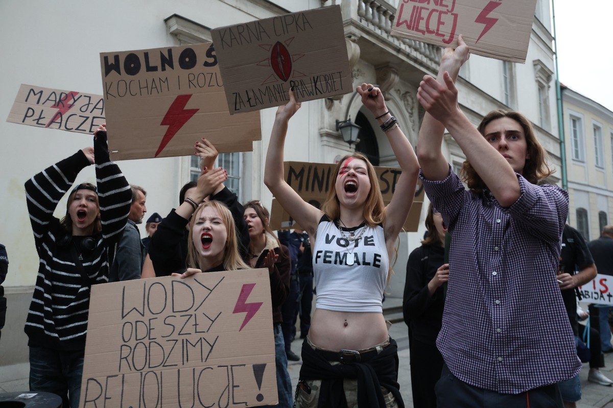 14.06.2023 Warszawa, ulica Miodowa, Ministerstwo Zdrowia, demonstracja ''Ani jednej więcej'' w sprawie przepisów regulujących przerywanie ciąży