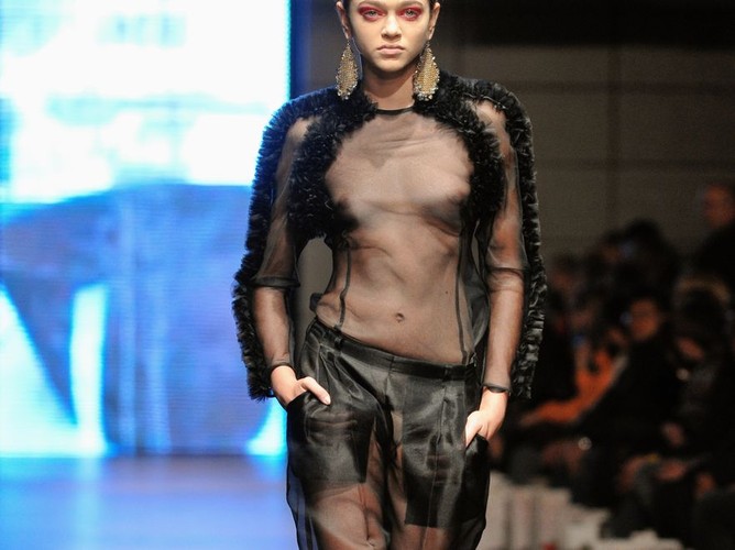 Dawid Tomaszewski na Fashion Week Poland: kolekcja wiosna-lato 2011