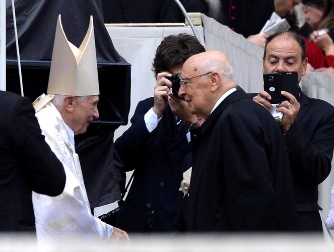 Były papież Benedykt XVI i prezydent Włoch Giorgio Napolitano na uroczystości kanonizacji Jana Pawła II i Jana XXIII