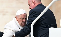 Wielki Tydzień po raz pierwszy bez papieża? Poruszenie w Watykanie