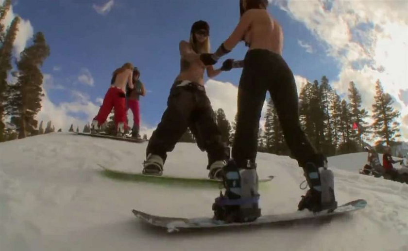 Gołe snowboardzistki