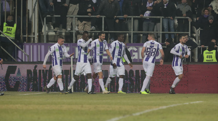 Az Újpest most is dobogós a bajnokságban, s a következő szezonban is szeretne nemzetközi kupában szerepelni a csapat /Fotó: Grnák László