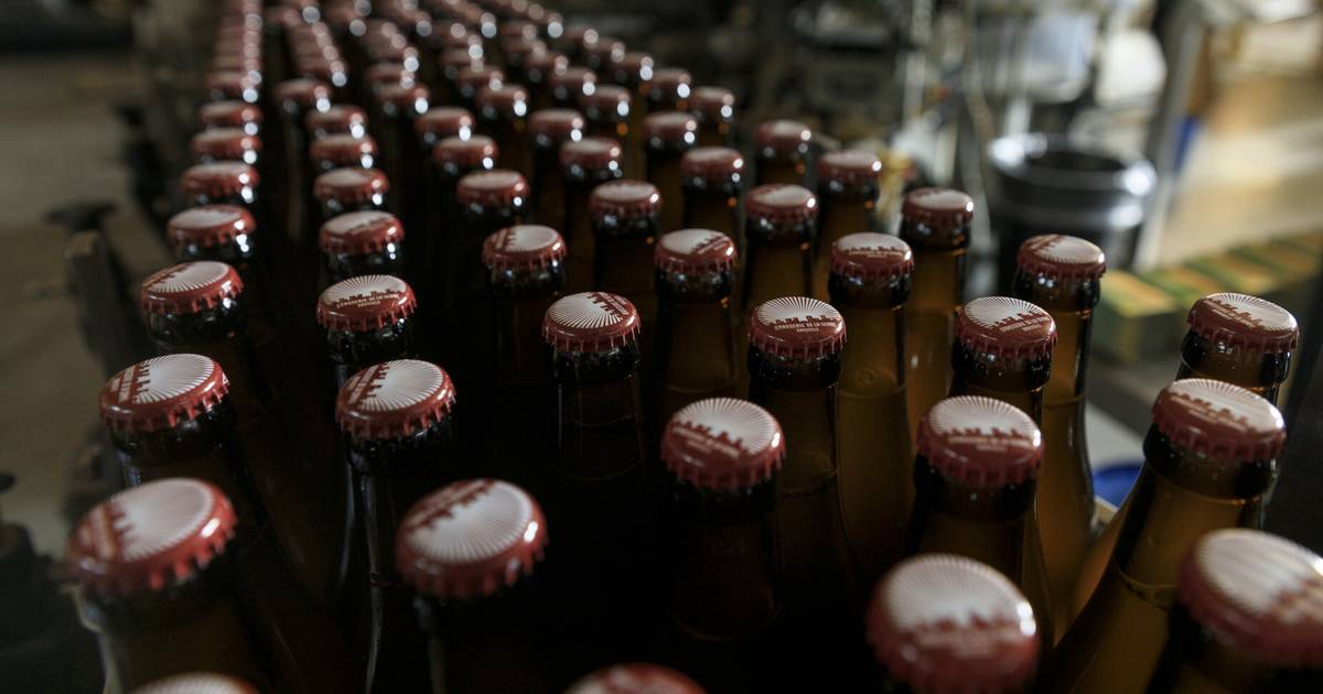 Polski browar wycofuje piwo ze sklepów. Nie otwierajcie takich butelek