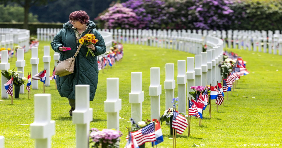 De US-ambassadeur spreekt de burgemeester na rel over zwarte soldaten