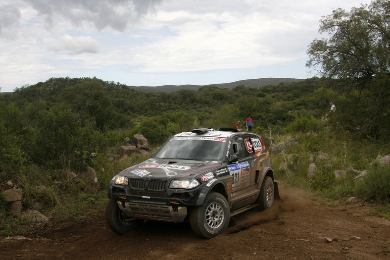 Rajd Dakar 2011: awans Hołowczyca (2.etap, wyniki, fot. Willy Weyens)