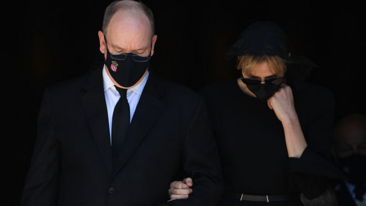 Księstwo Monako: rodzina Grimaldich na pogrzebie. Przejmujące zdjęcia