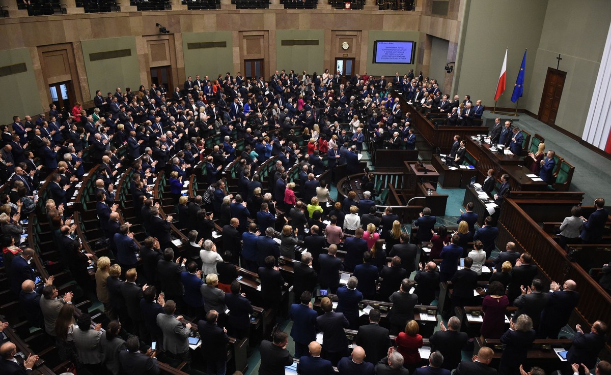 Kłótnia o uchwałę ws. potępienia rewolucji bolszewickiej. Dlaczego PO i Nowoczesna nie głosowały?