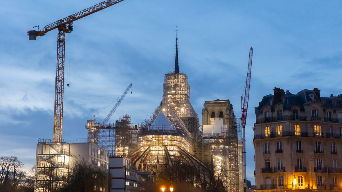 Nagy dolog történik Párizsban, az öt éve leégett Notre-Dame-ról van szó – fotó