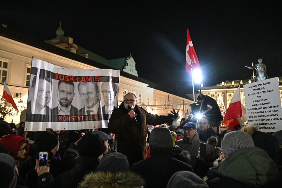  Uczestnicy protestu przed Pałacem Prezydenckim