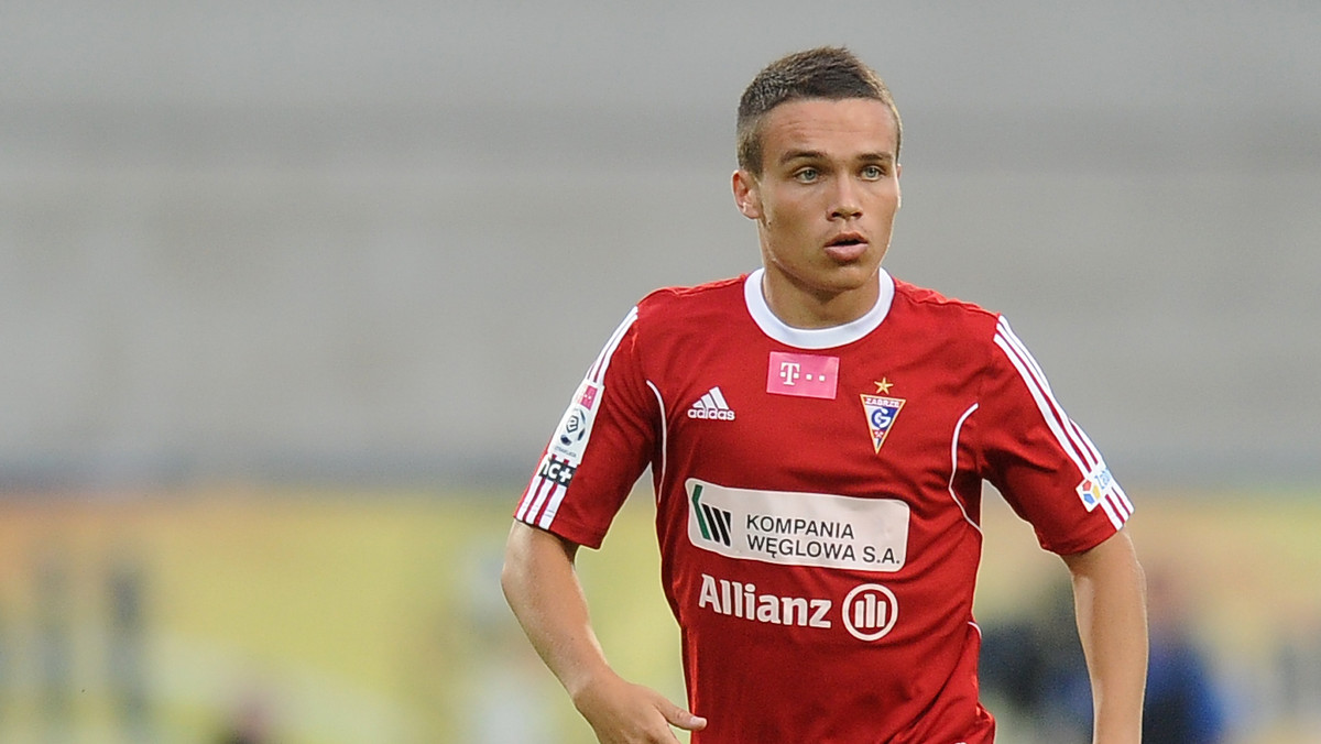22-letni pomocnik Szymon Drewniak przez najbliższy sezon będzie zawodnikiem występującego w ekstraklasie piłkarskiej Górnika Łęczna.