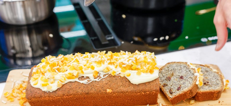 Makowy keks Ewy Wachowicz. Biała czekolada i rumowy aromat podkręcą jego smak