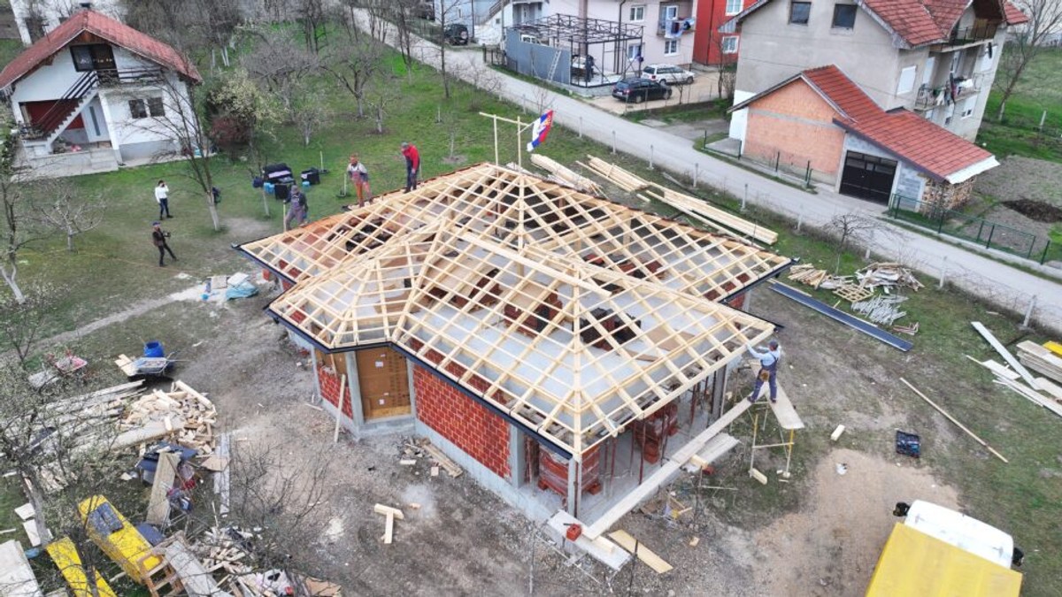 Ivana i Miloš dobili subvenciju od 20.000 evra, prave kuću od 126 kvadrata: Useljenje do zime (FOTO)