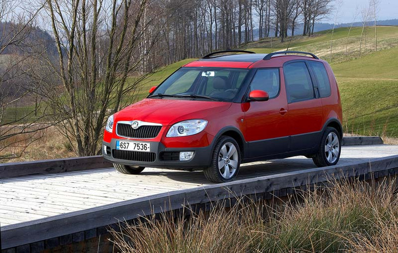 Škoda obniża i zrównuje ceny Fabii Combi i Roomstera